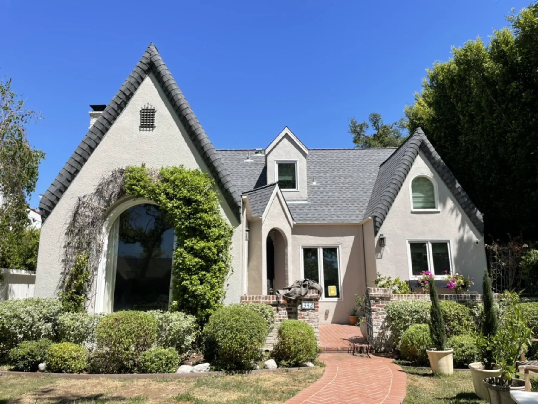 house Roof image